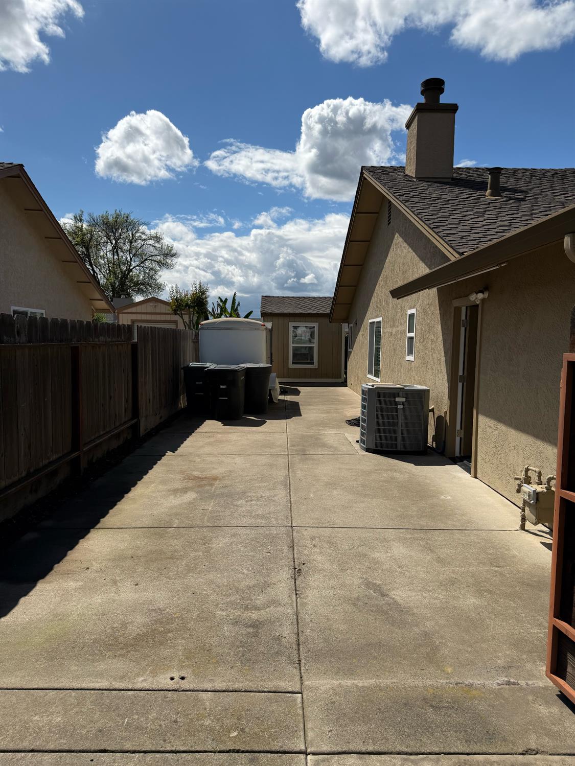 1375 Briarwood Ave, Escalon, CA 95320