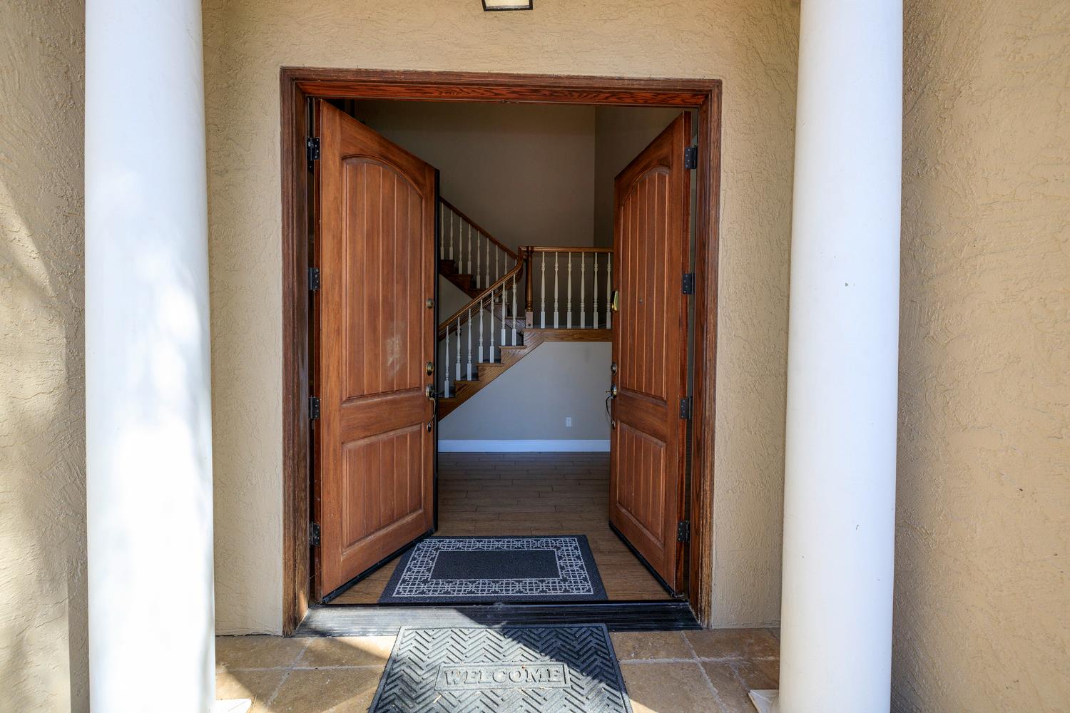 2708 Lake Front Ct, Modesto, CA 95355