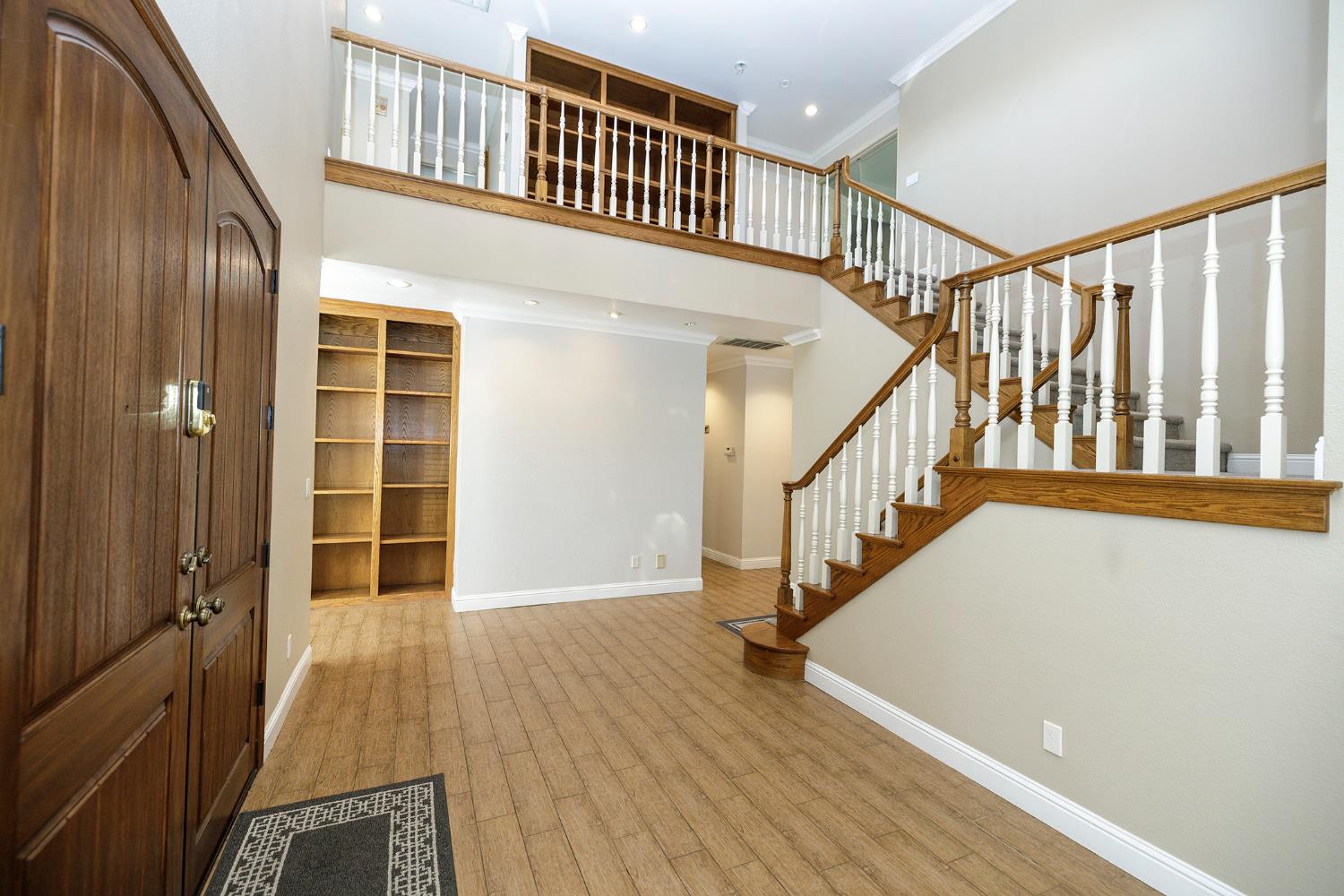 2708 Lake Front Ct, Modesto, CA 95355