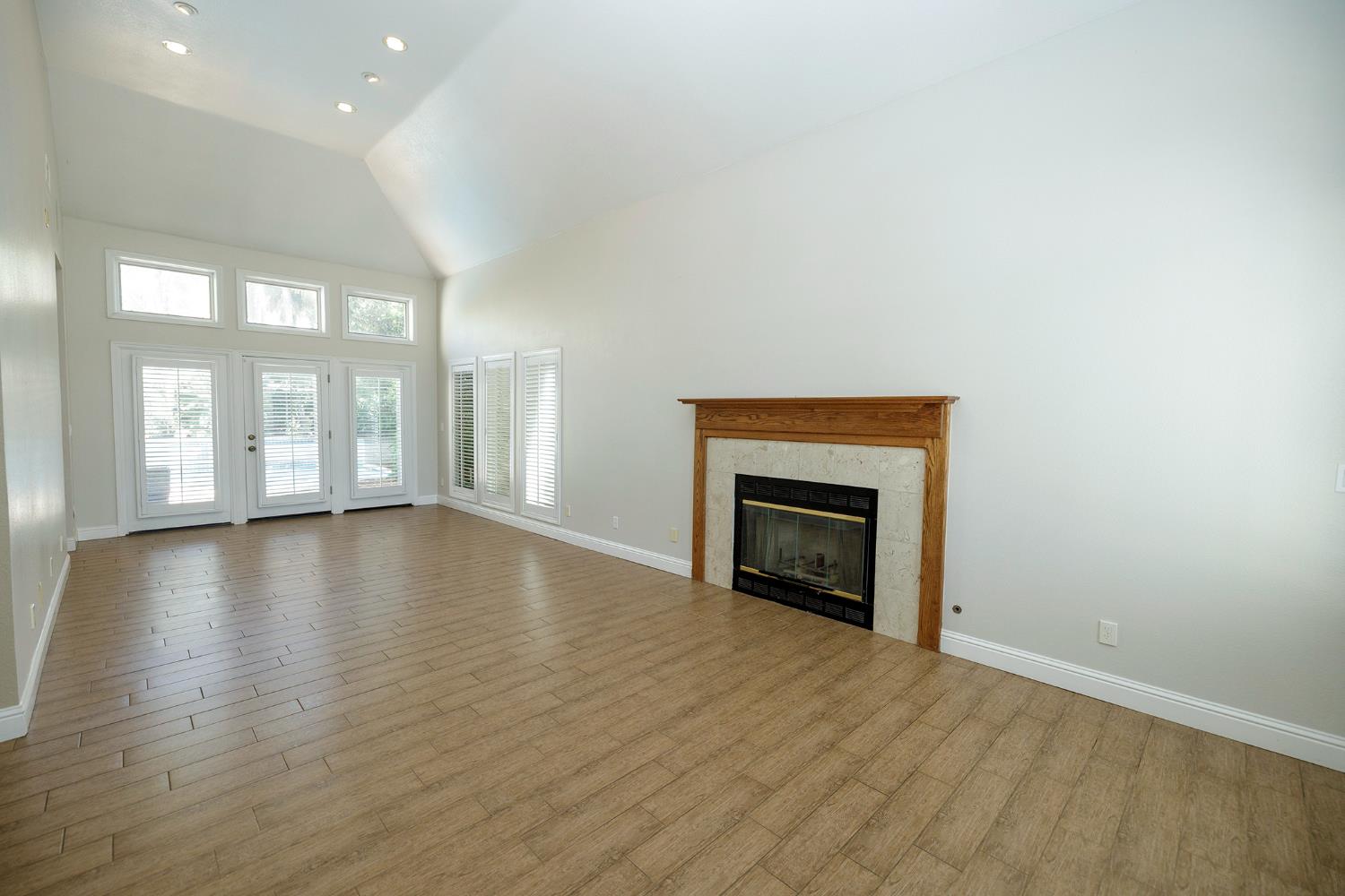 2708 Lake Front Ct, Modesto, CA 95355