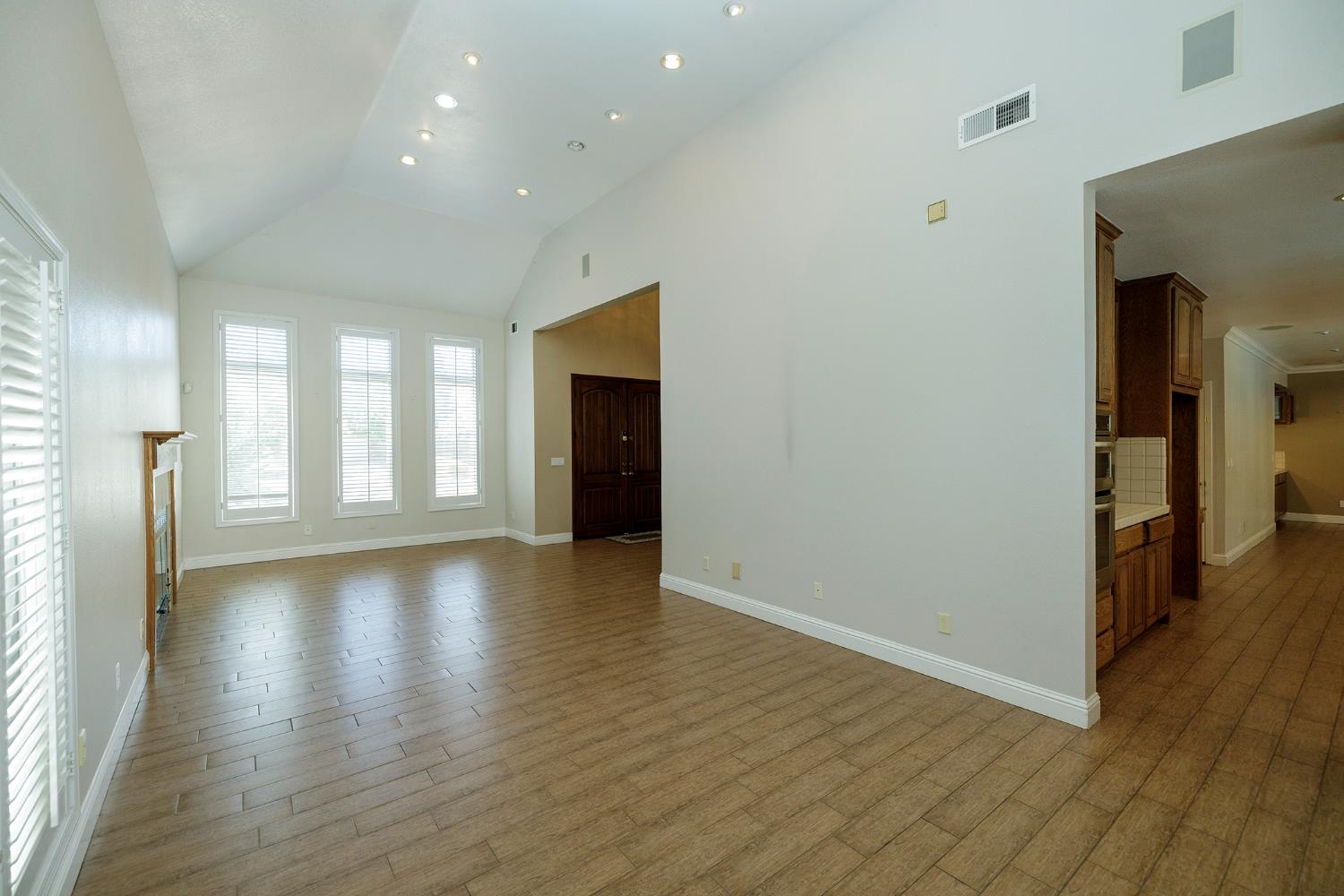 2708 Lake Front Ct, Modesto, CA 95355