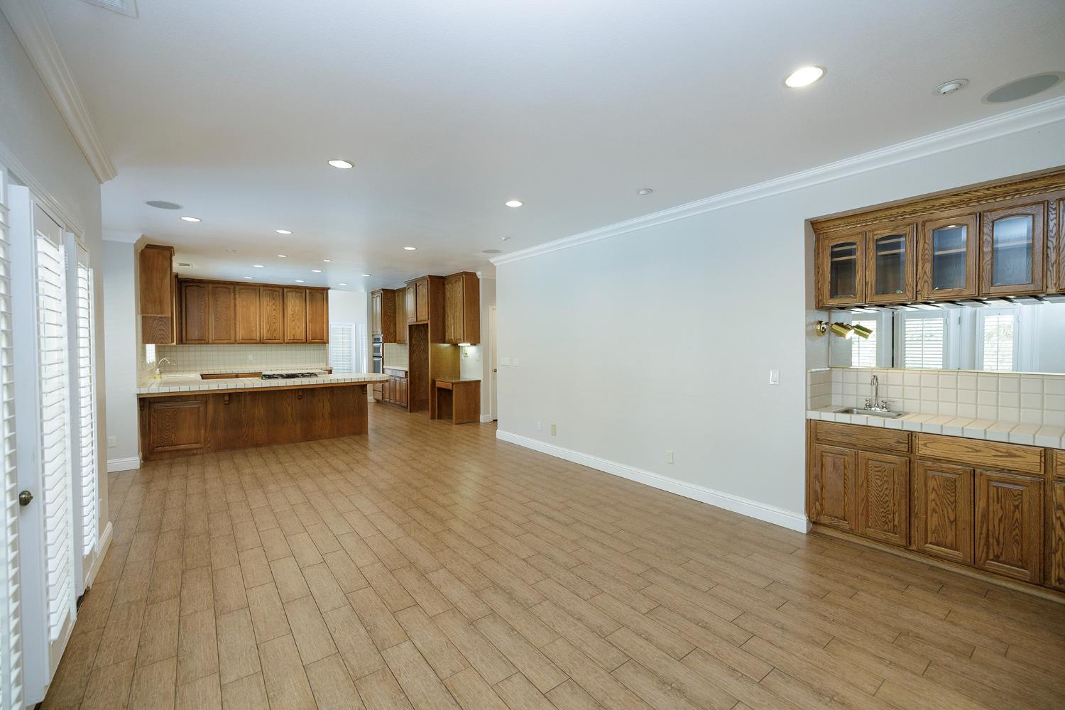 2708 Lake Front Ct, Modesto, CA 95355