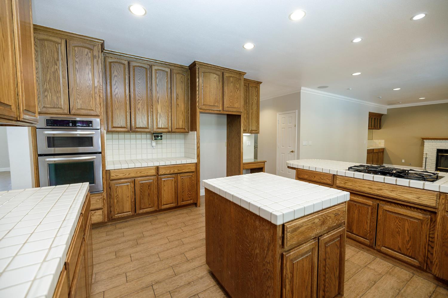 2708 Lake Front Ct, Modesto, CA 95355