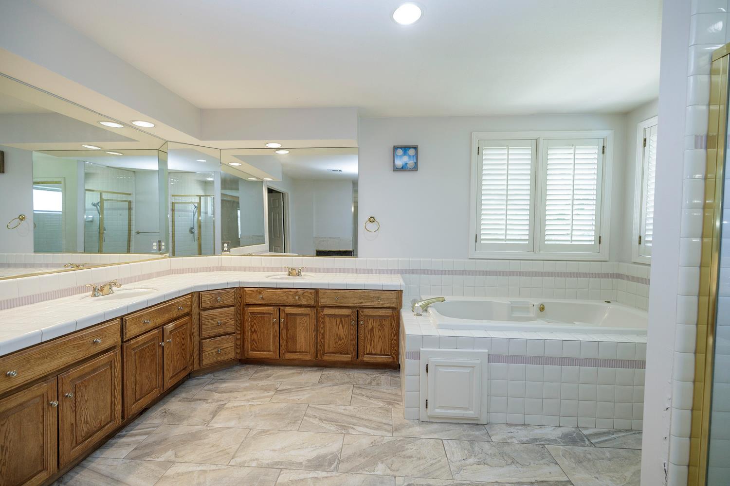 2708 Lake Front Ct, Modesto, CA 95355