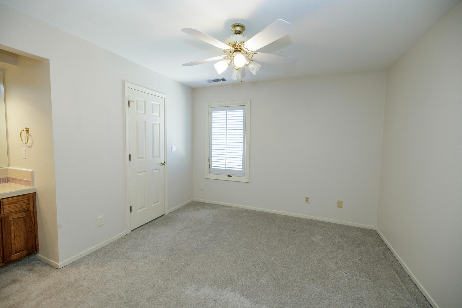 2708 Lake Front Ct, Modesto, CA 95355