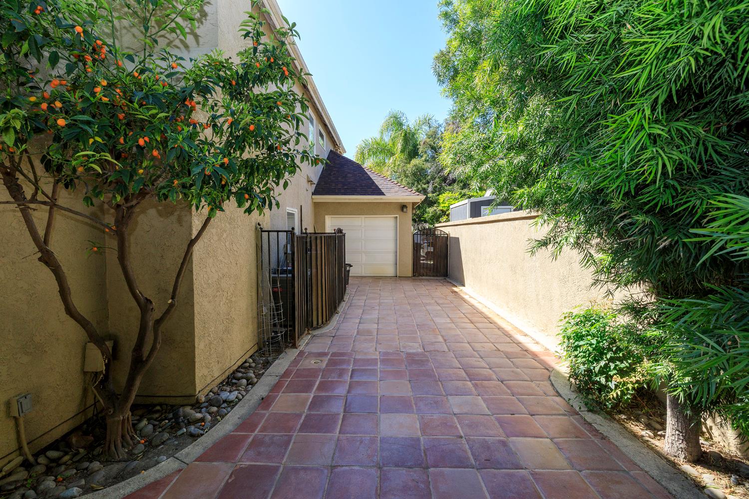 2708 Lake Front Ct, Modesto, CA 95355