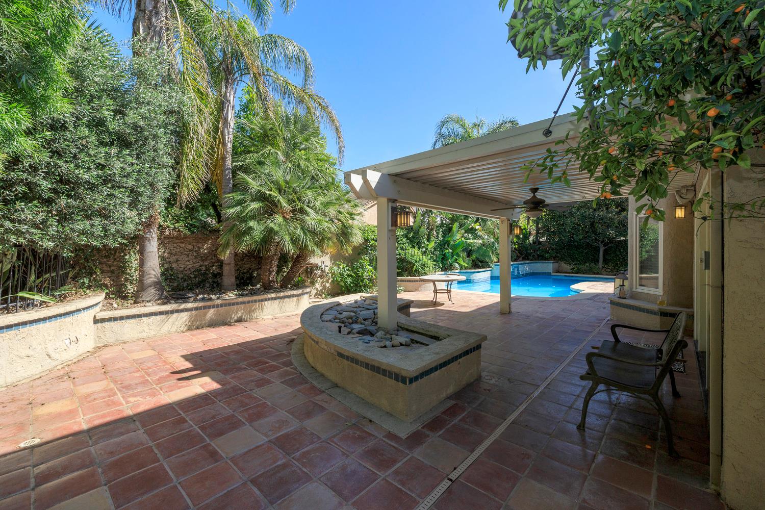 2708 Lake Front Ct, Modesto, CA 95355