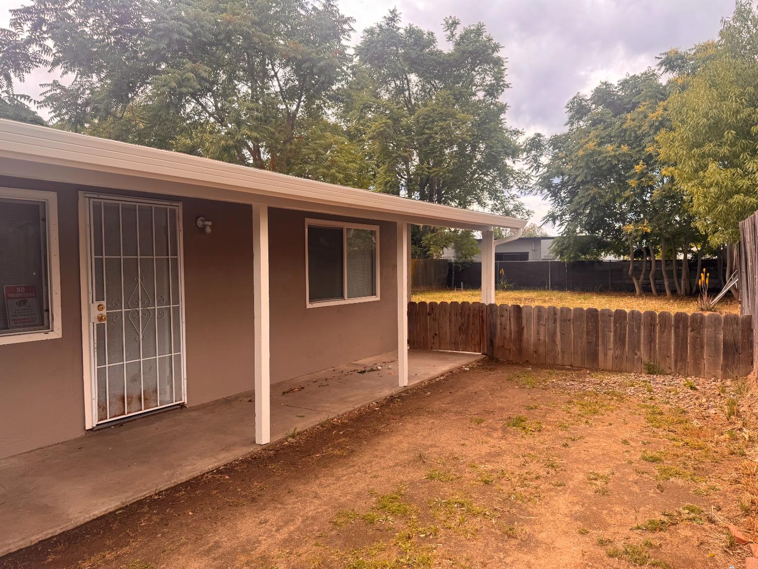 907 Empire Ave, Modesto, CA 95354