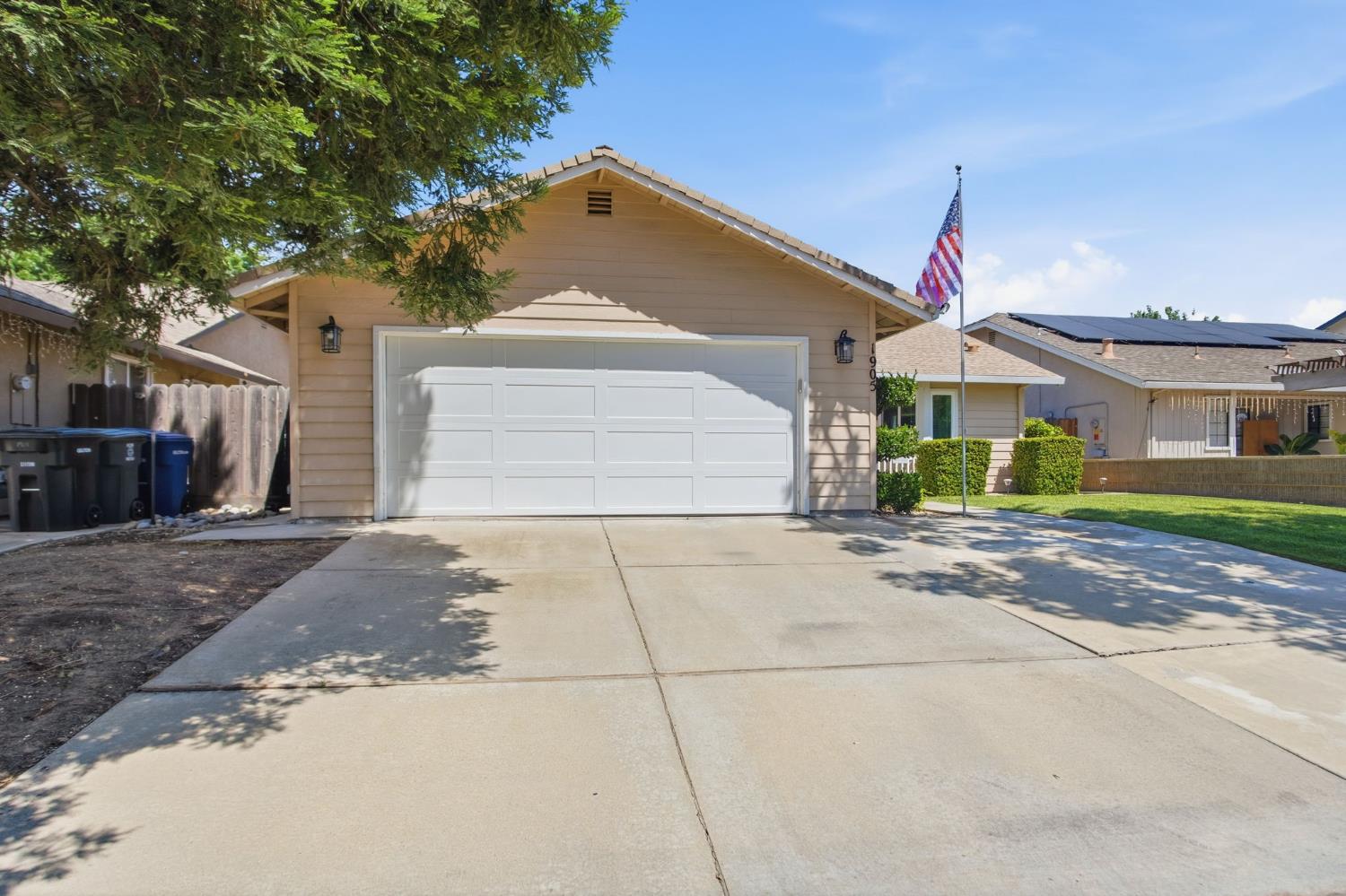 1905 Ursini Ln, Modesto, CA 95355