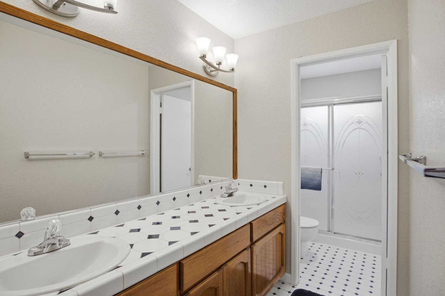 1905 Ursini Ln, Modesto, CA 95355