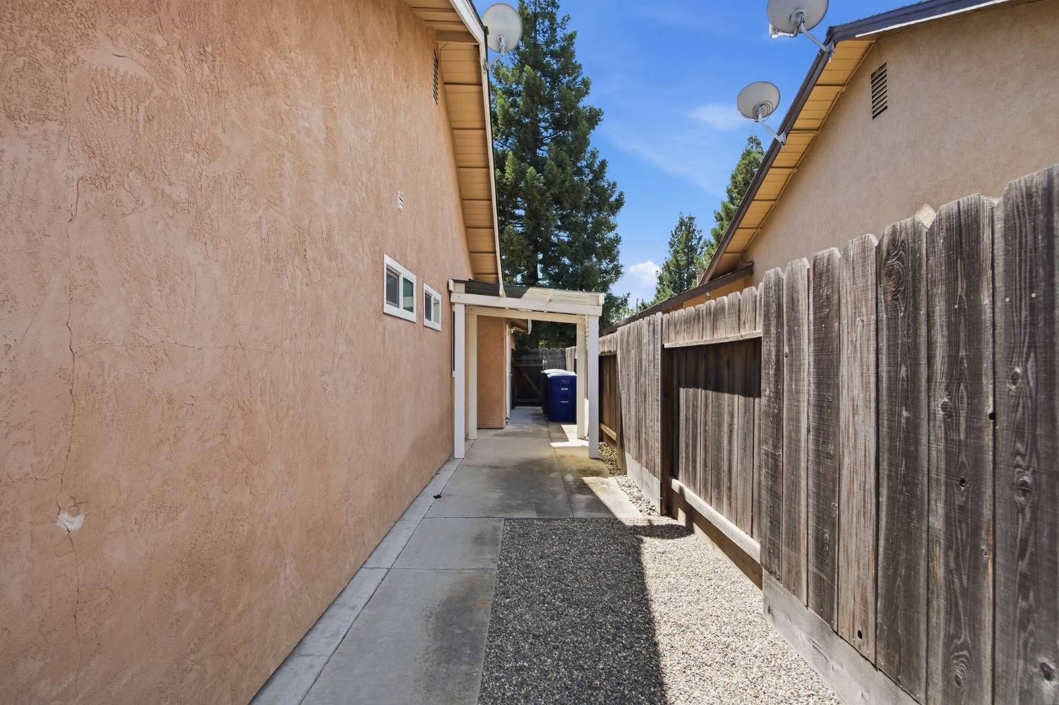 1905 Ursini Ln, Modesto, CA 95355