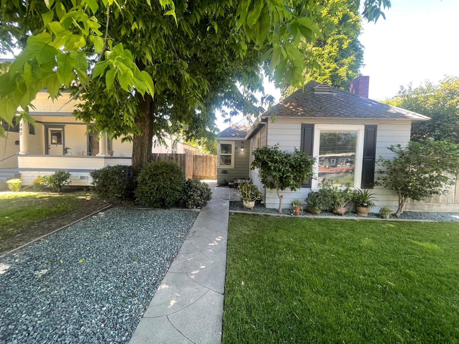 211 Virginia Ave, Modesto, CA 95354