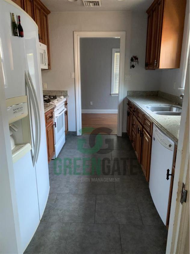 211 Virginia Ave, Modesto, CA 95354