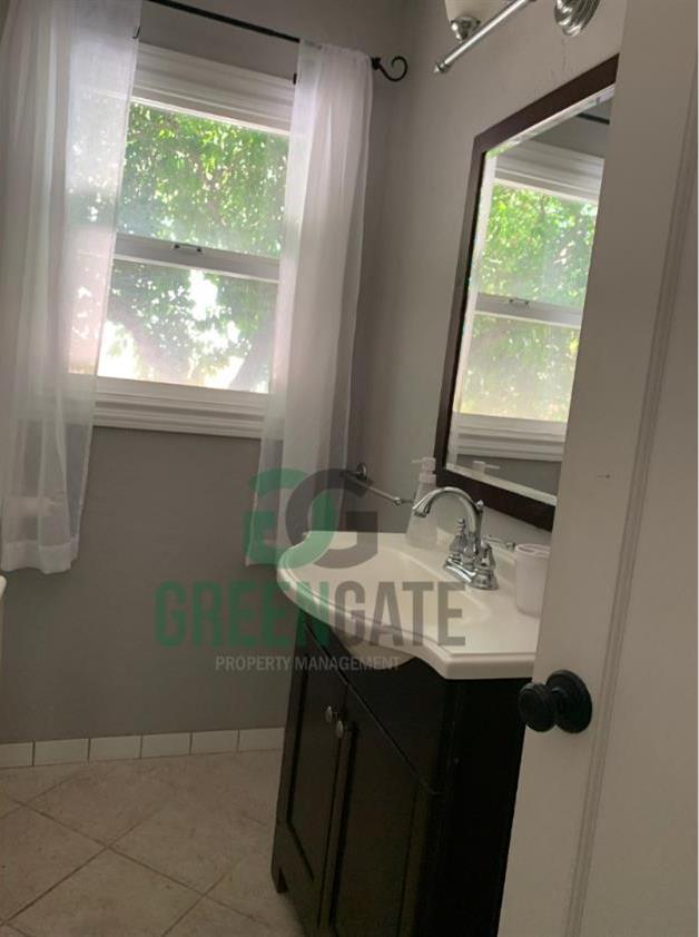 211 Virginia Ave, Modesto, CA 95354