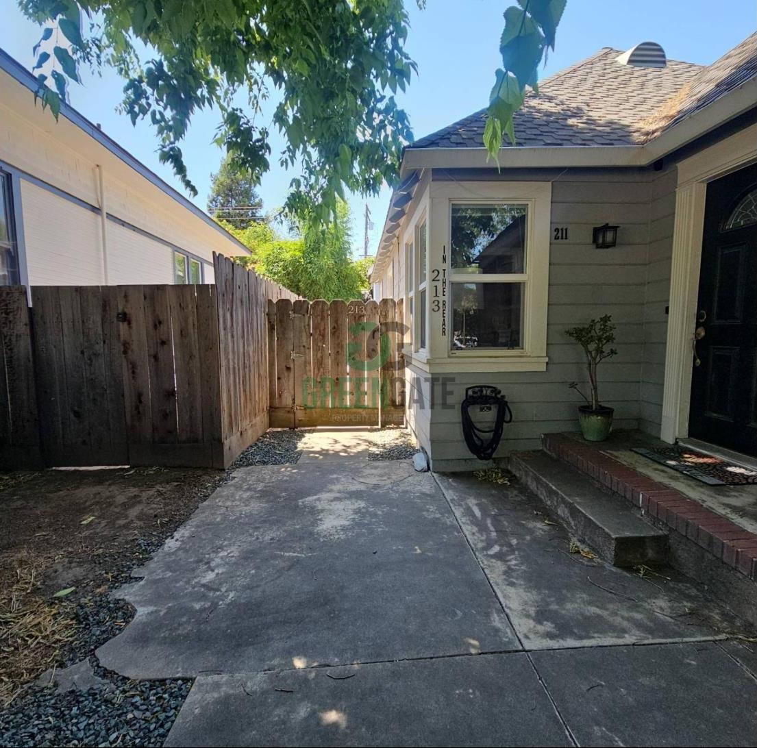 211 Virginia Ave, Modesto, CA 95354