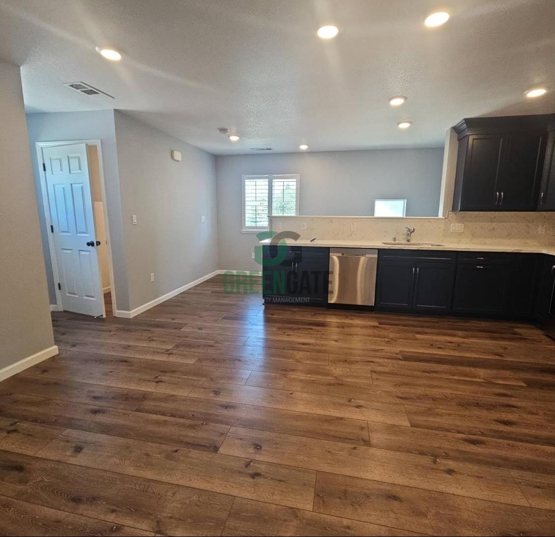 211 Virginia Ave, Modesto, CA 95354