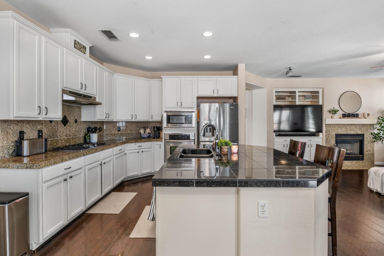 1777 Daniel Dr, Ripon, CA 95366