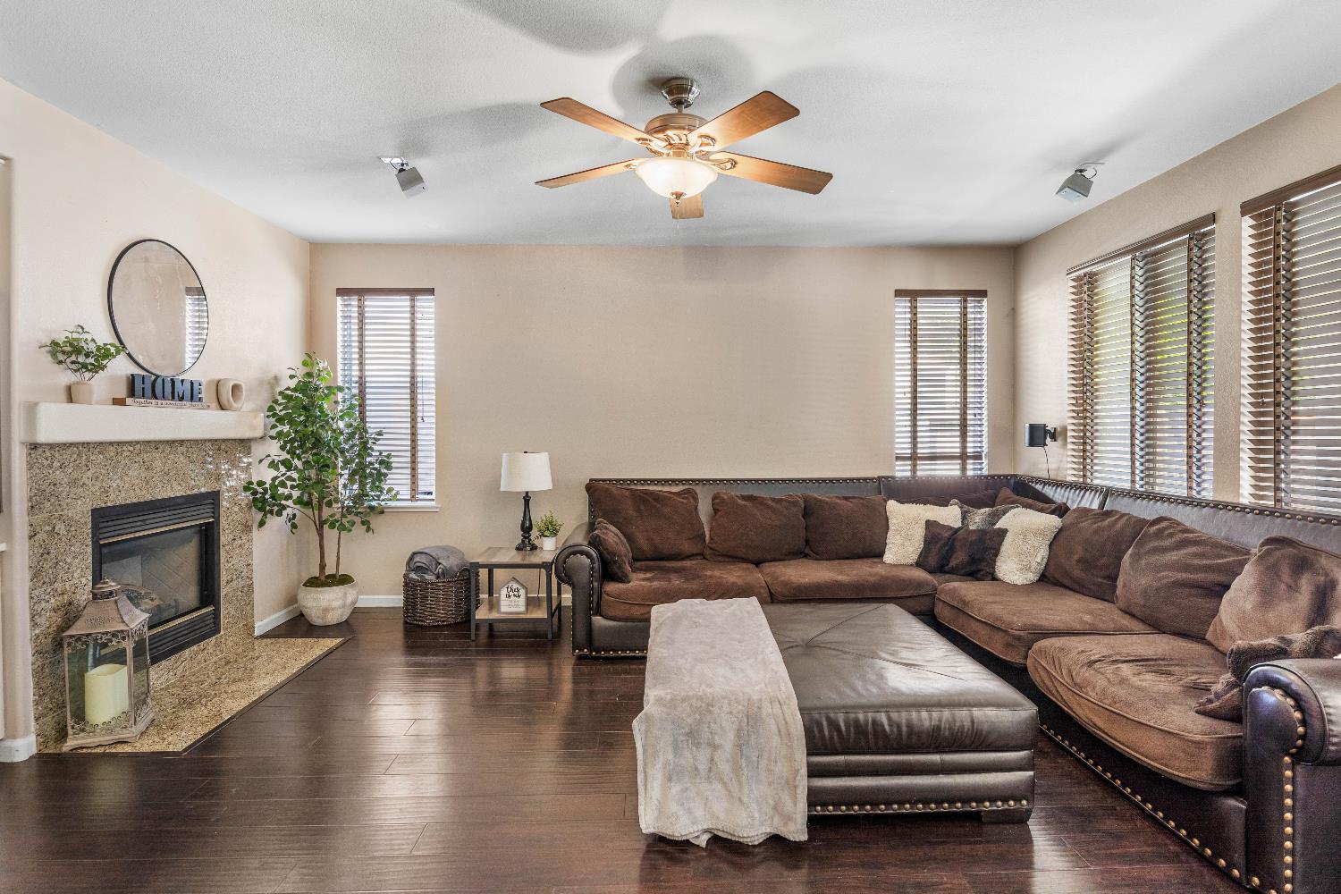 1777 Daniel Dr, Ripon, CA 95366