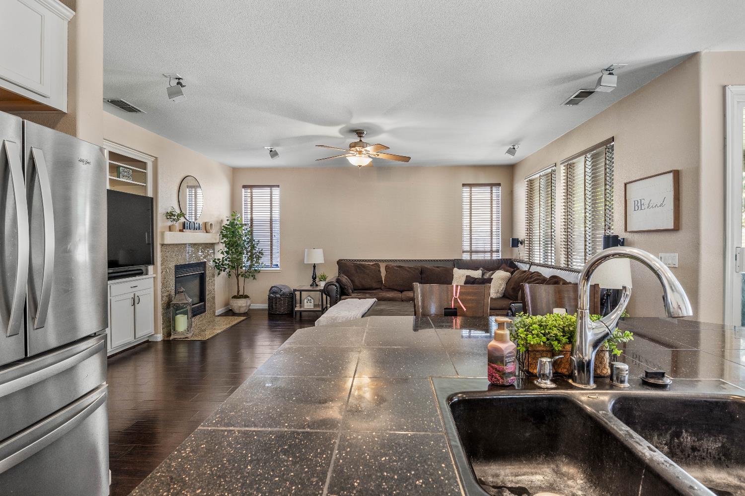 1777 Daniel Dr, Ripon, CA 95366