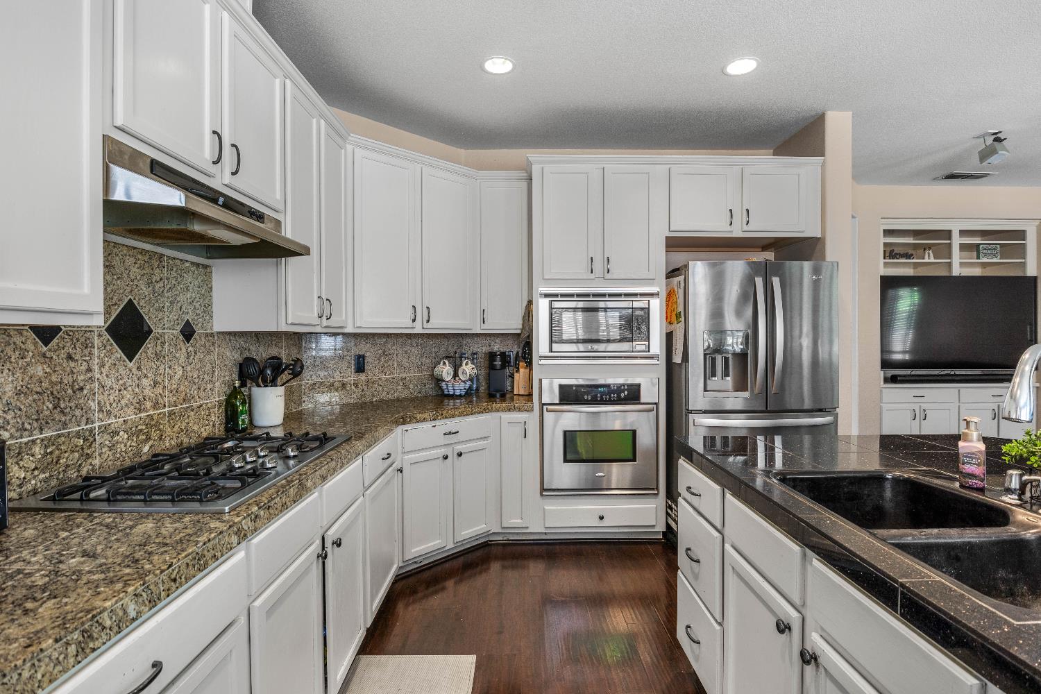 1777 Daniel Dr, Ripon, CA 95366