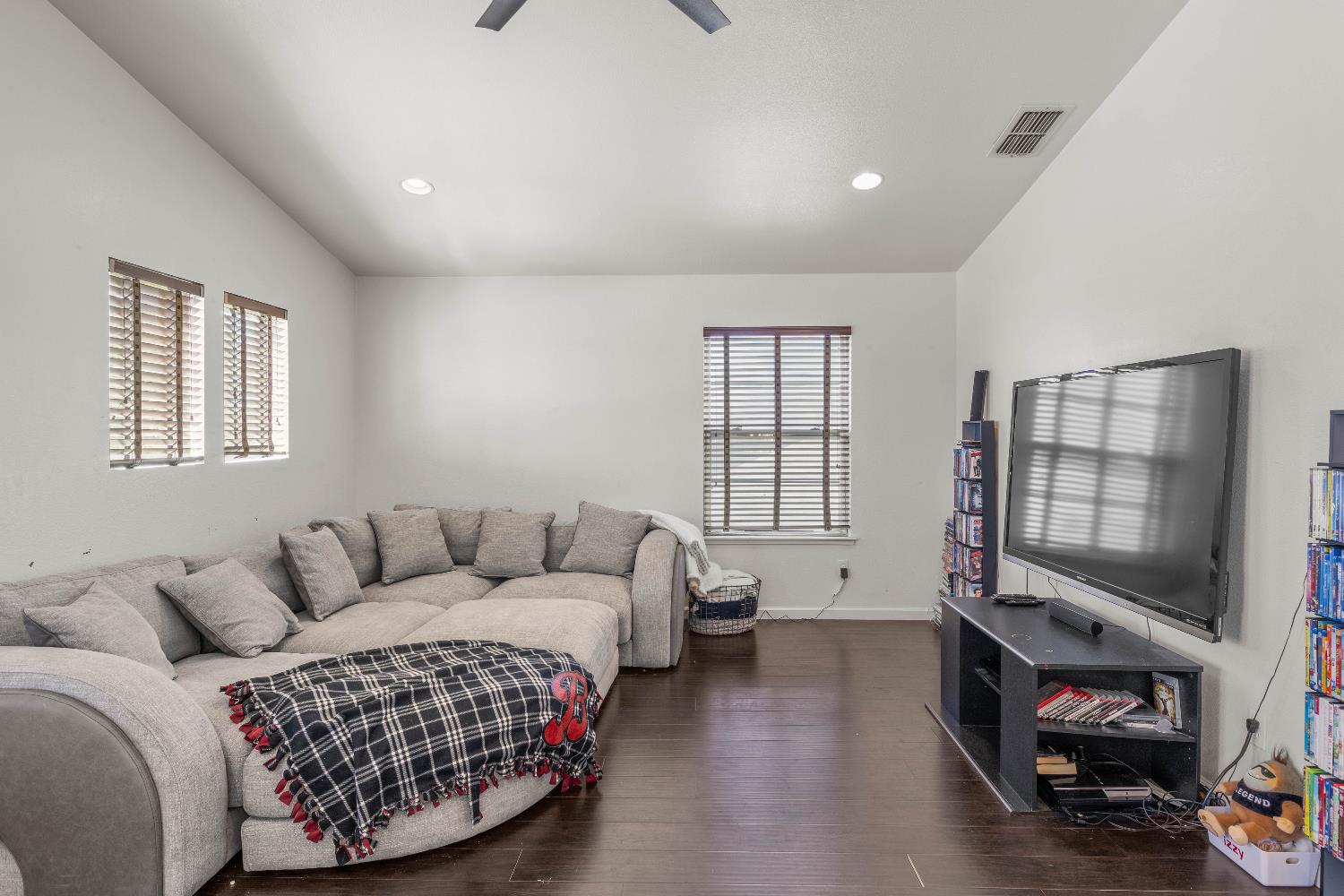 1777 Daniel Dr, Ripon, CA 95366