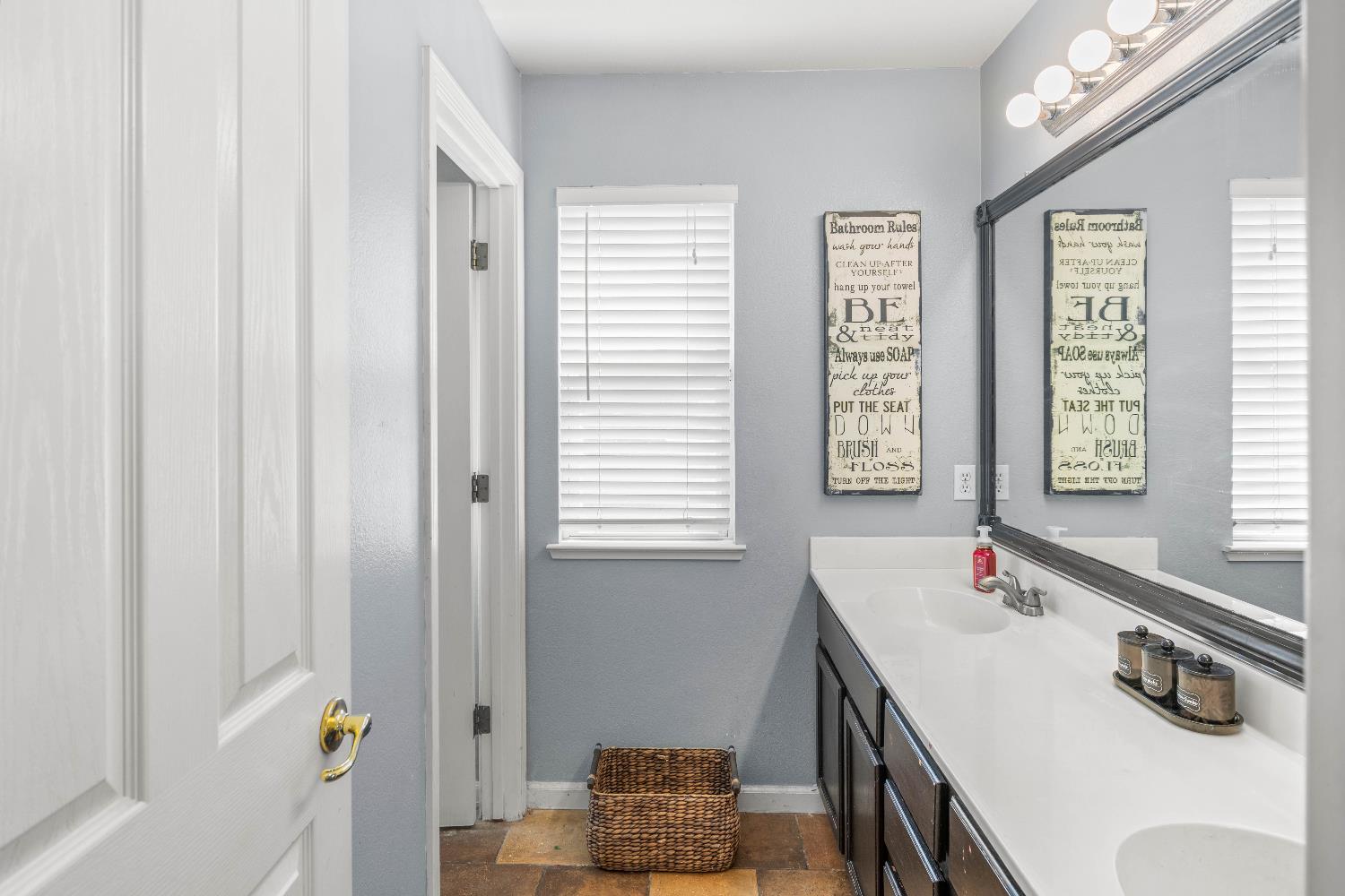 1777 Daniel Dr, Ripon, CA 95366