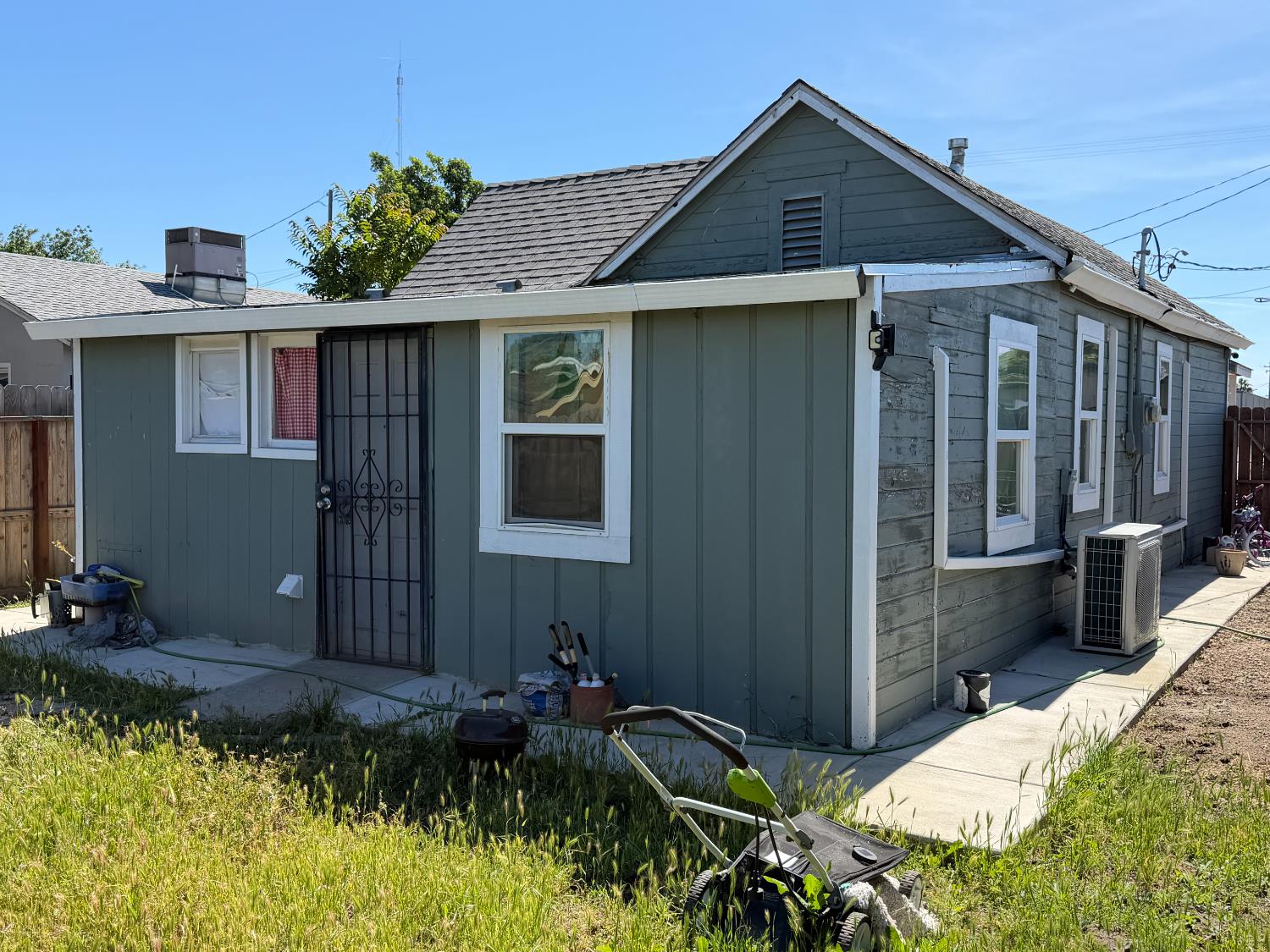 2135 Pine St, Ceres, CA 95307