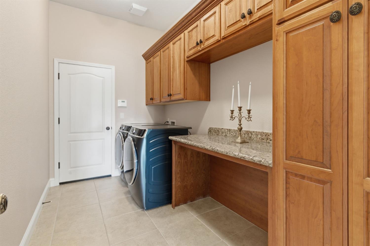 1418 Riverview Cir #E, Ripon, CA 95366