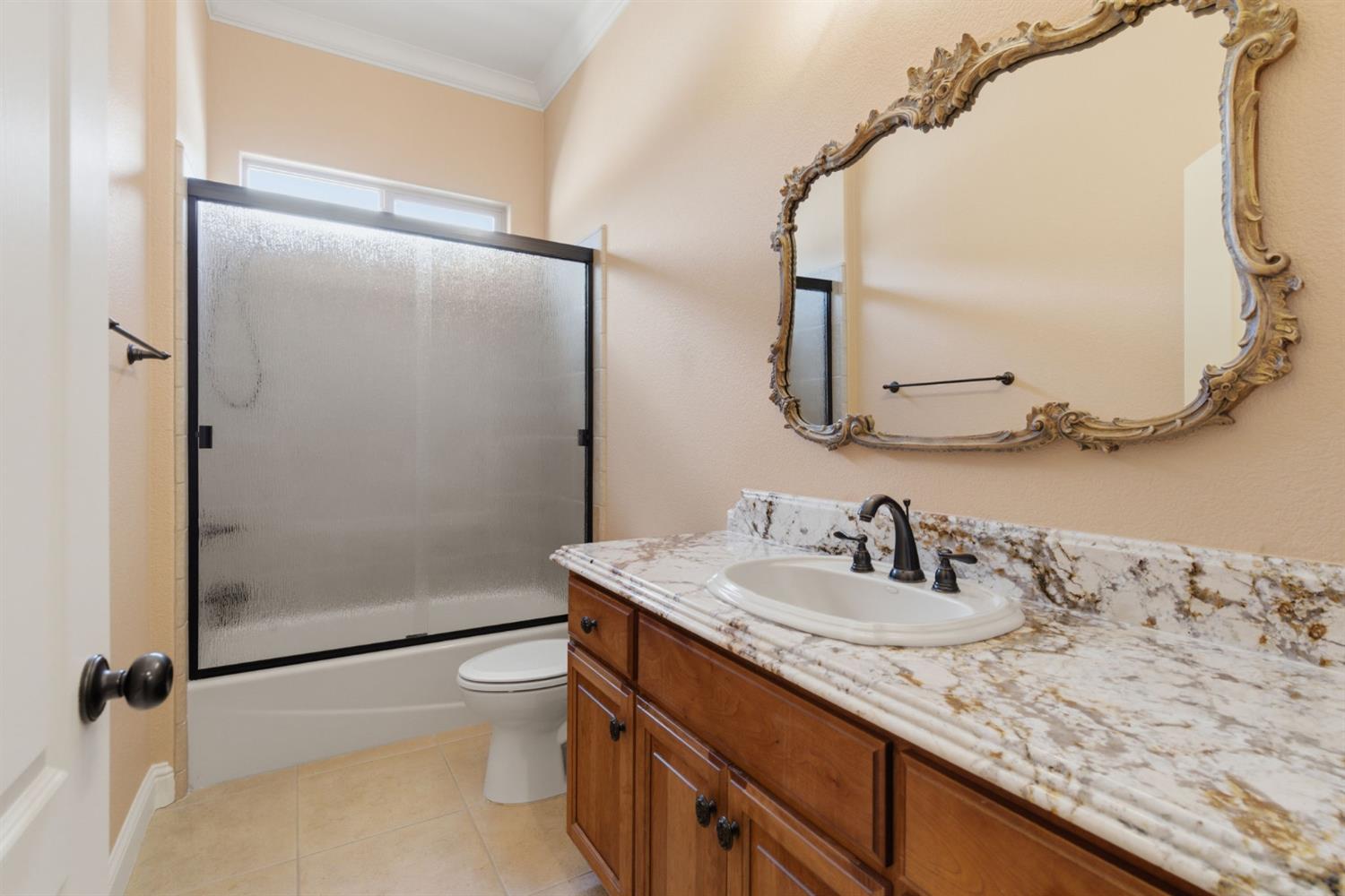 1418 Riverview Cir #E, Ripon, CA 95366