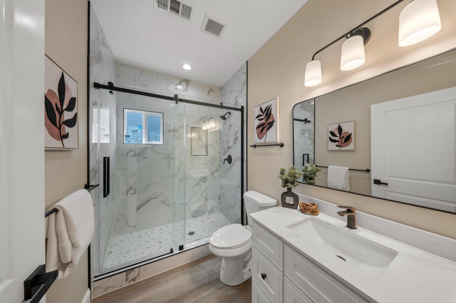 821 Nevada St, Manteca, CA 95337