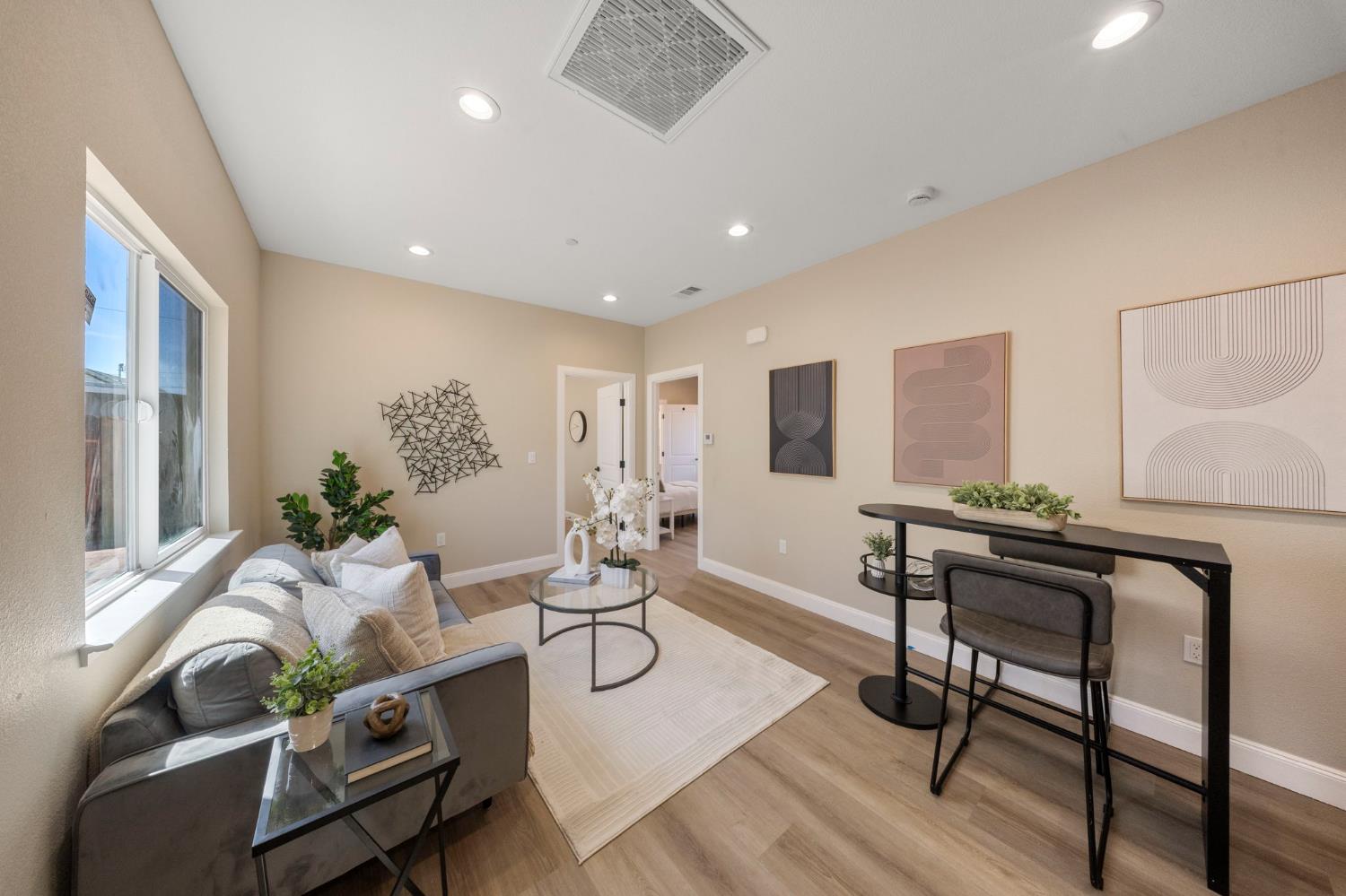 821 Nevada St, Manteca, CA 95337