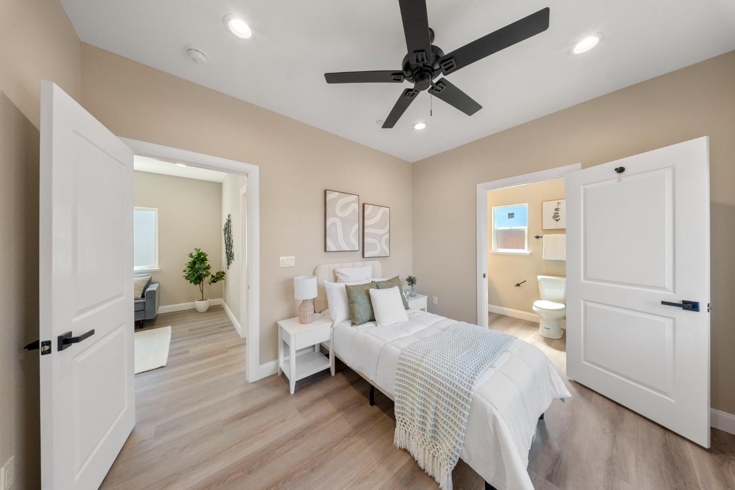 821 Nevada St, Manteca, CA 95337