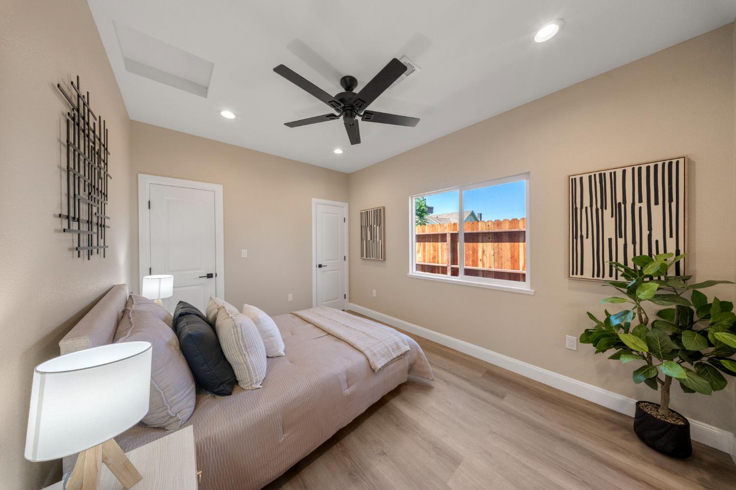 821 Nevada St, Manteca, CA 95337