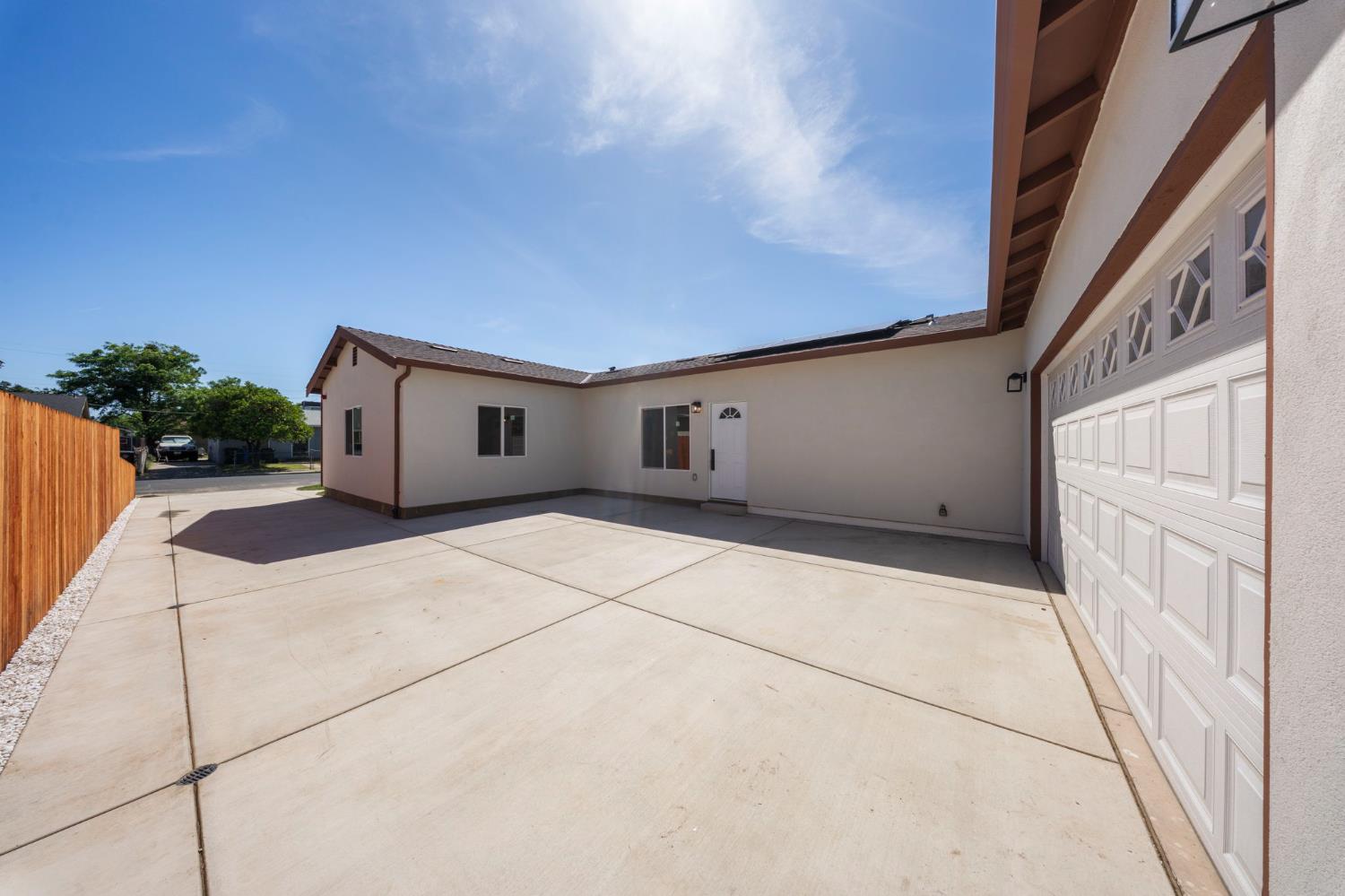 821 Nevada St, Manteca, CA 95337