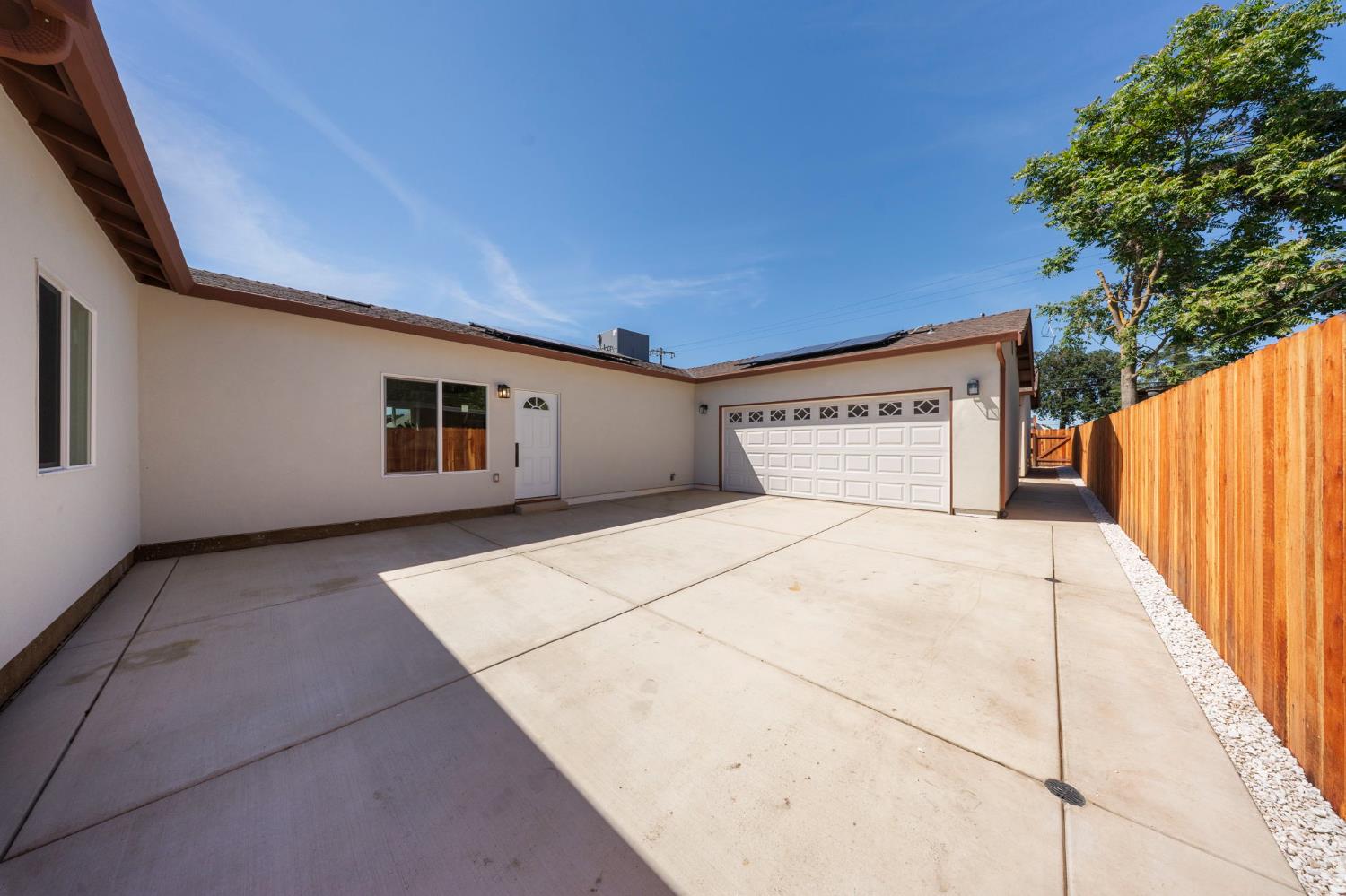 821 Nevada St, Manteca, CA 95337
