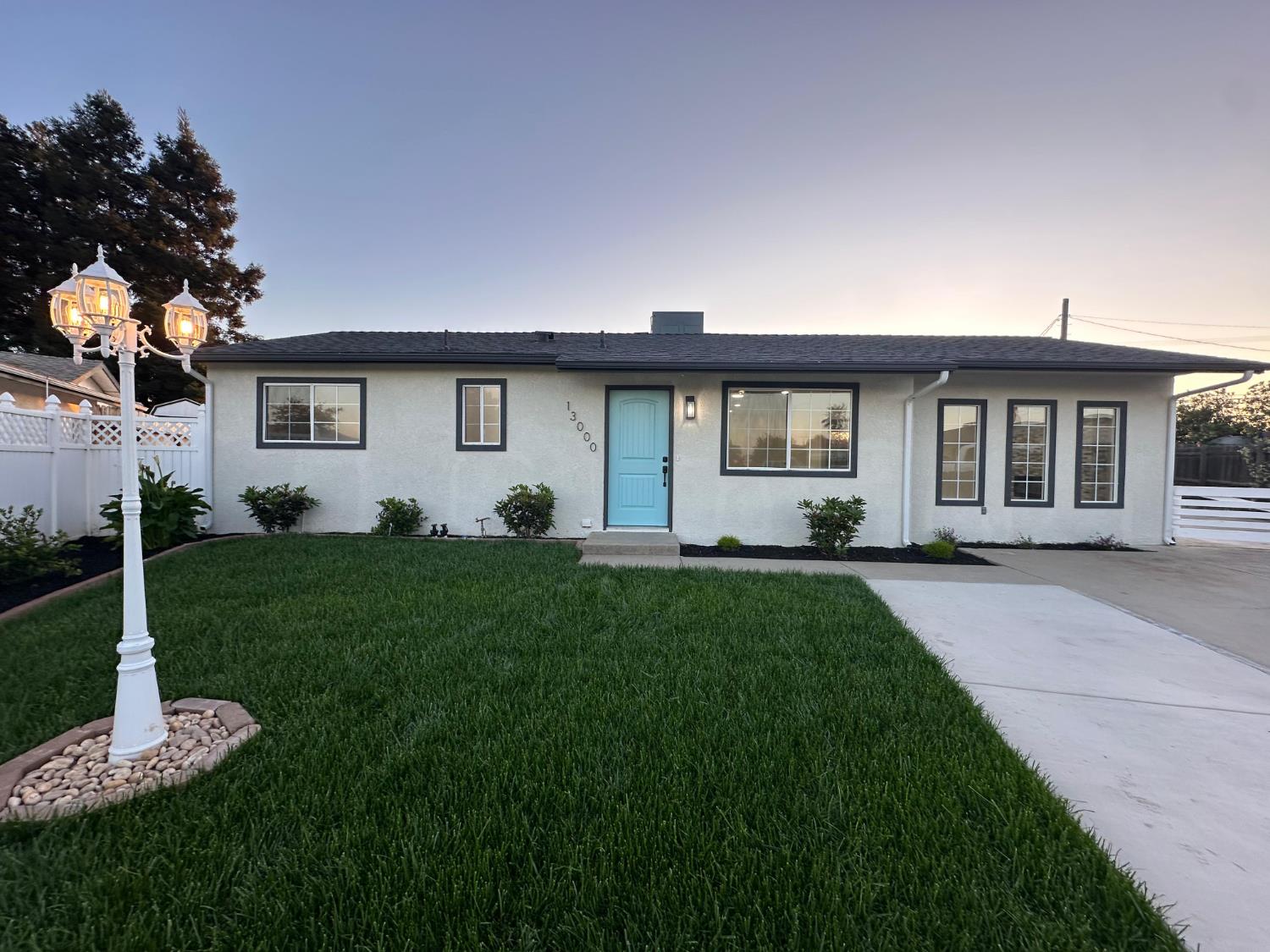 13000 Lorenzo Ct, Hickman, CA 95323