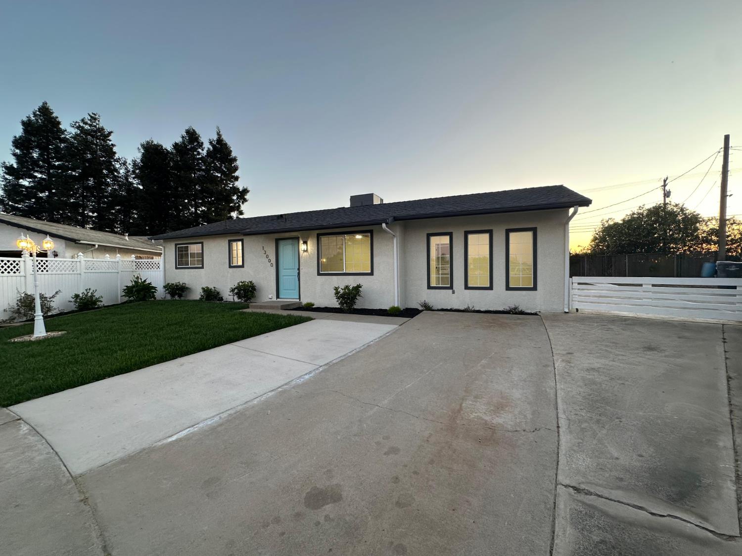 13000 Lorenzo Ct, Hickman, CA 95323