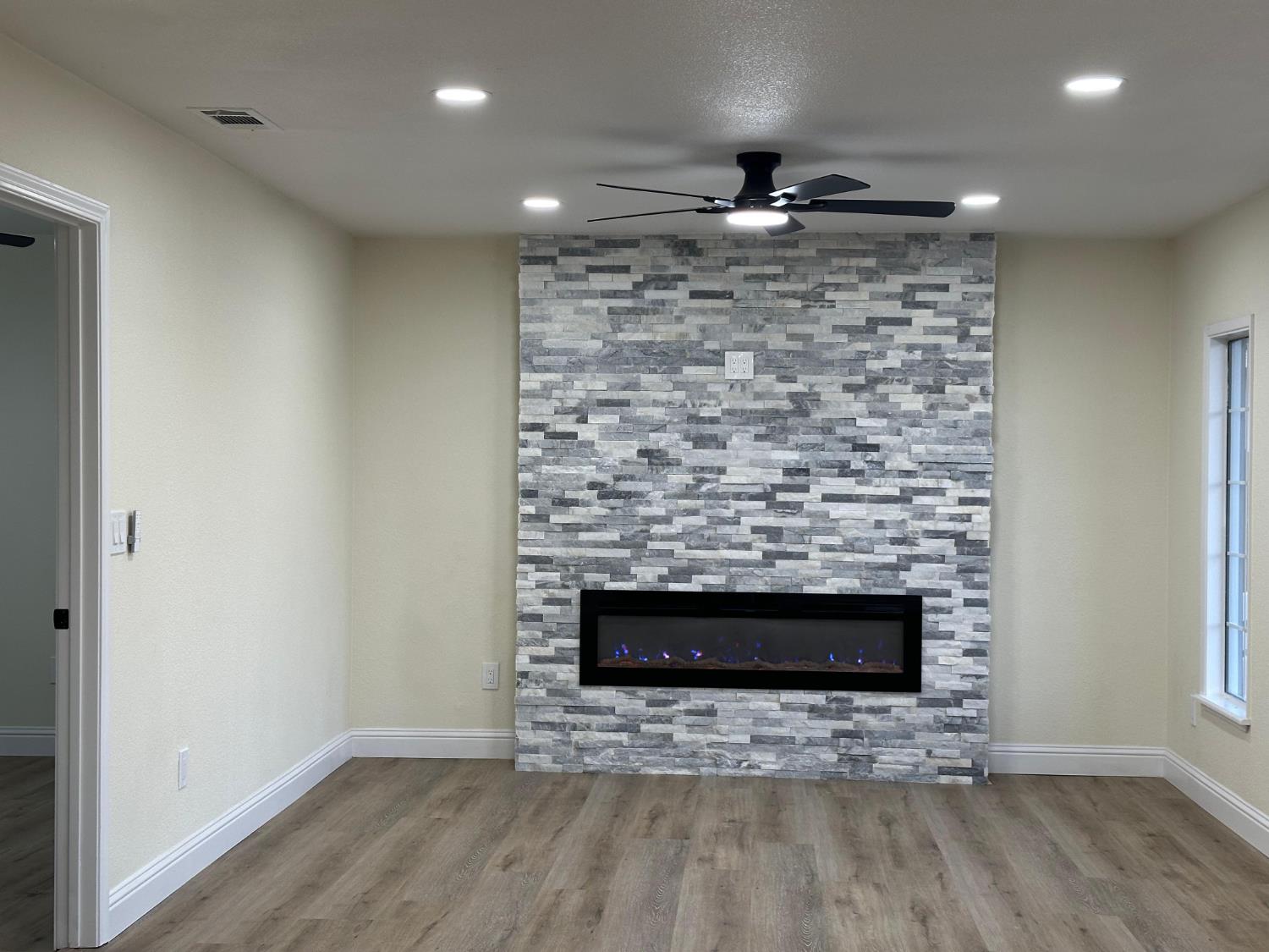 13000 Lorenzo Ct, Hickman, CA 95323