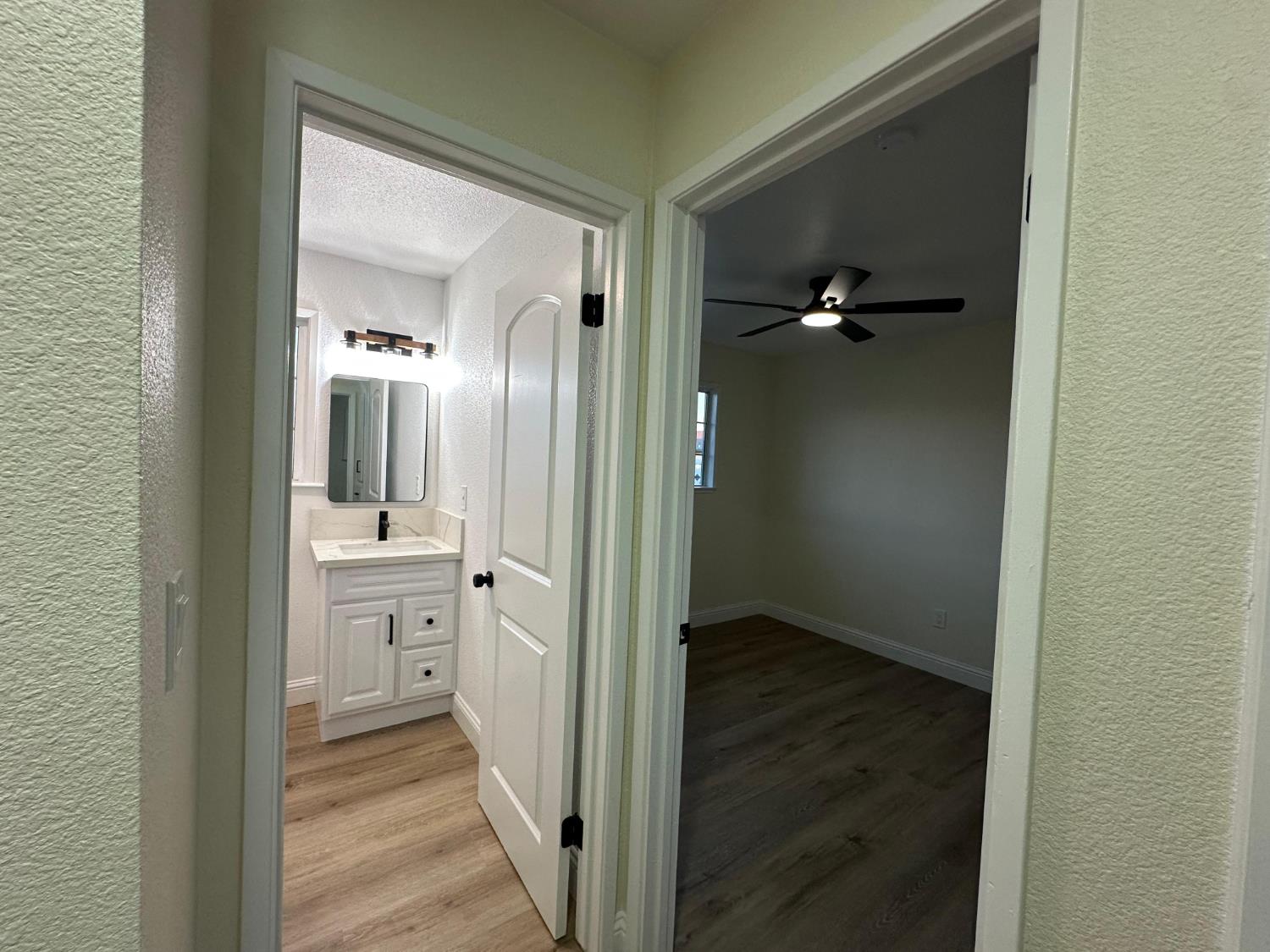 13000 Lorenzo Ct, Hickman, CA 95323