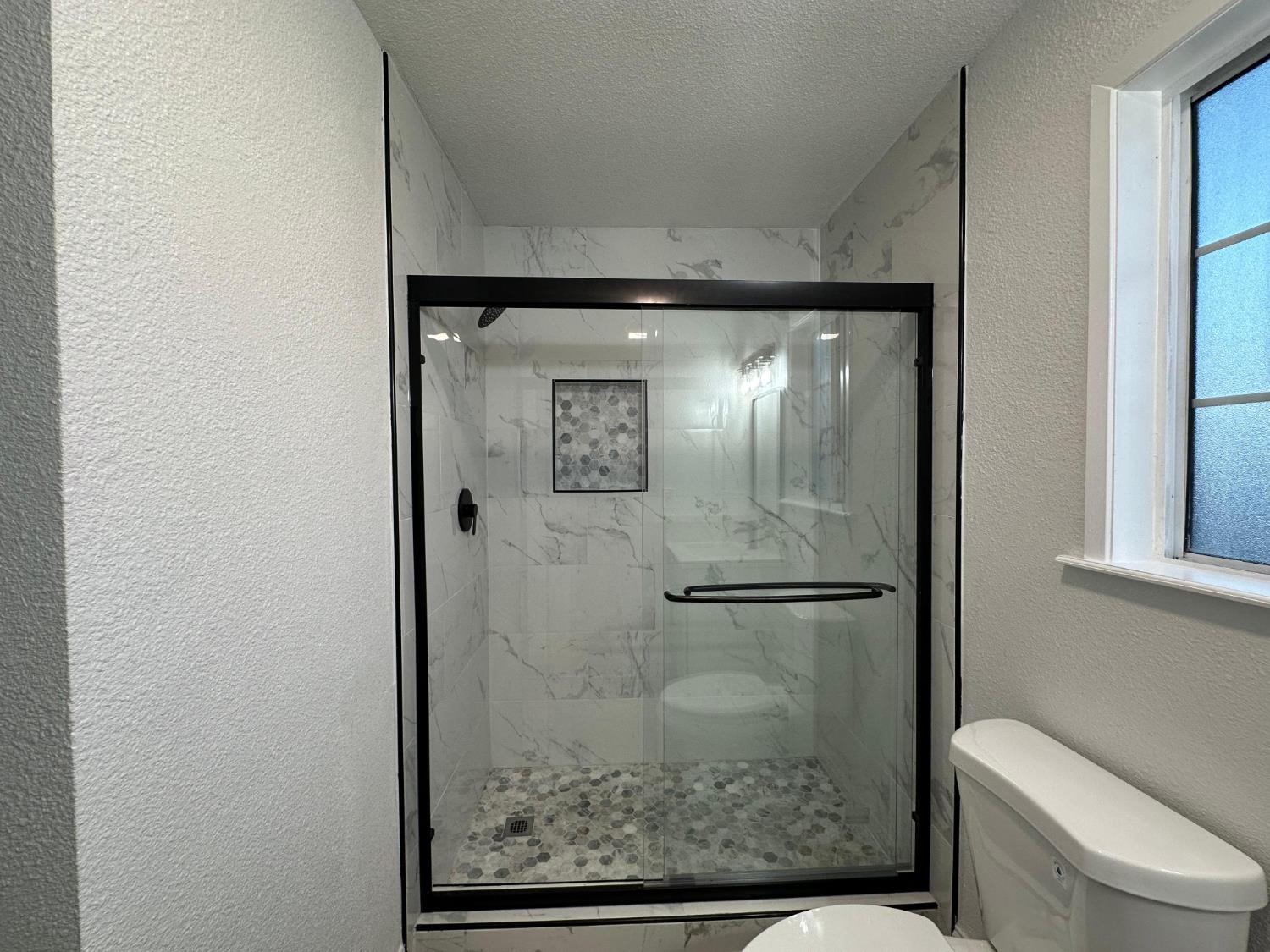 13000 Lorenzo Ct, Hickman, CA 95323