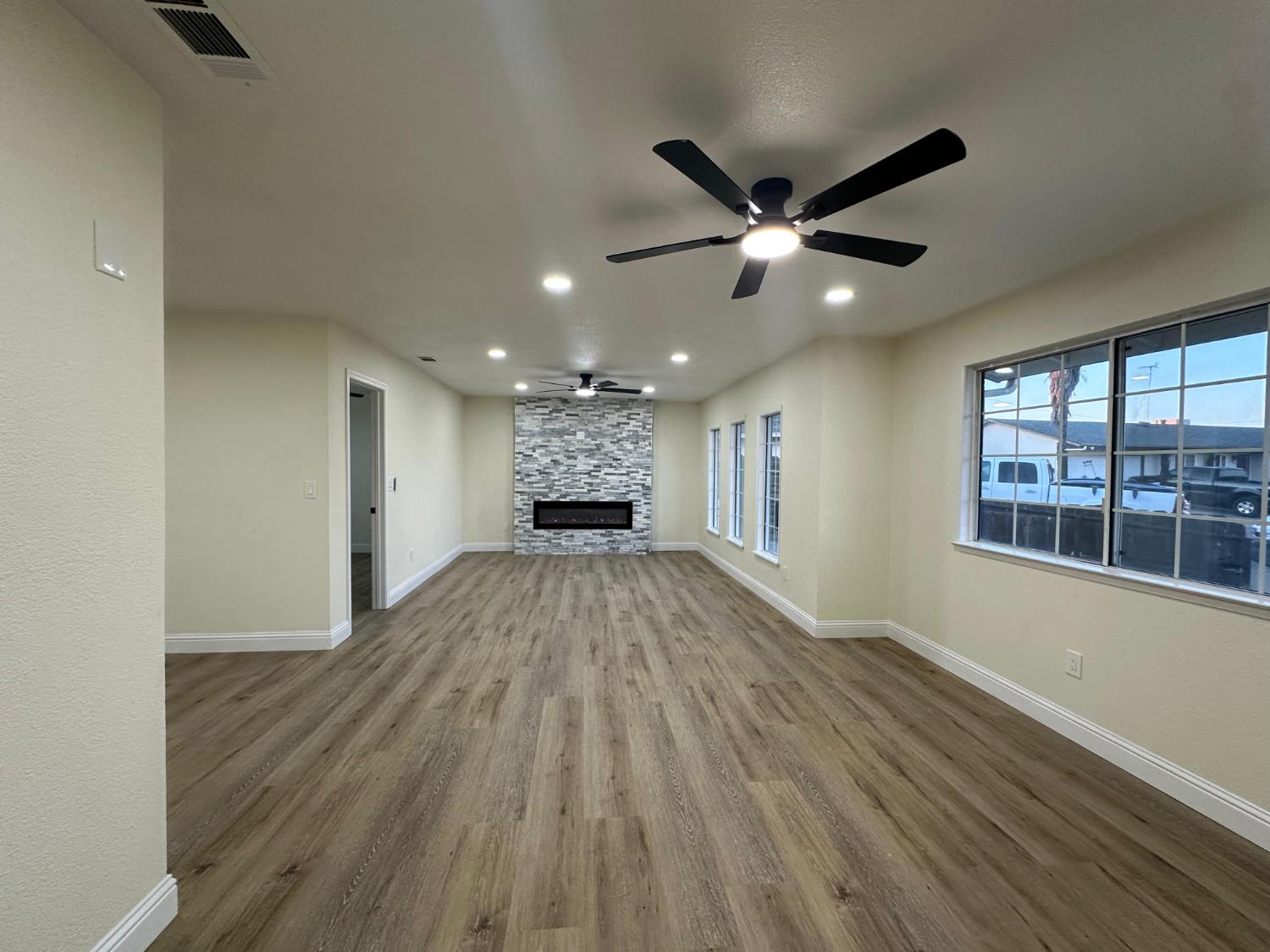 13000 Lorenzo Ct, Hickman, CA 95323