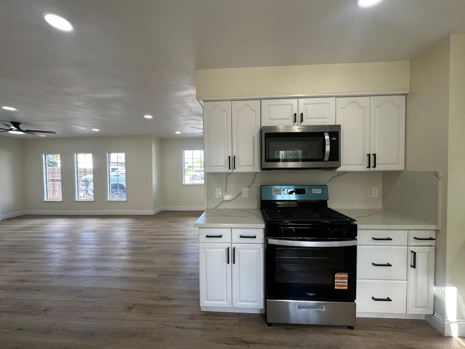 13000 Lorenzo Ct, Hickman, CA 95323