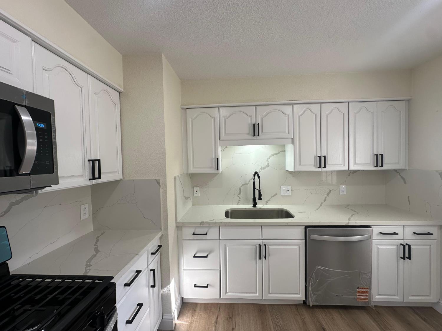 13000 Lorenzo Ct, Hickman, CA 95323