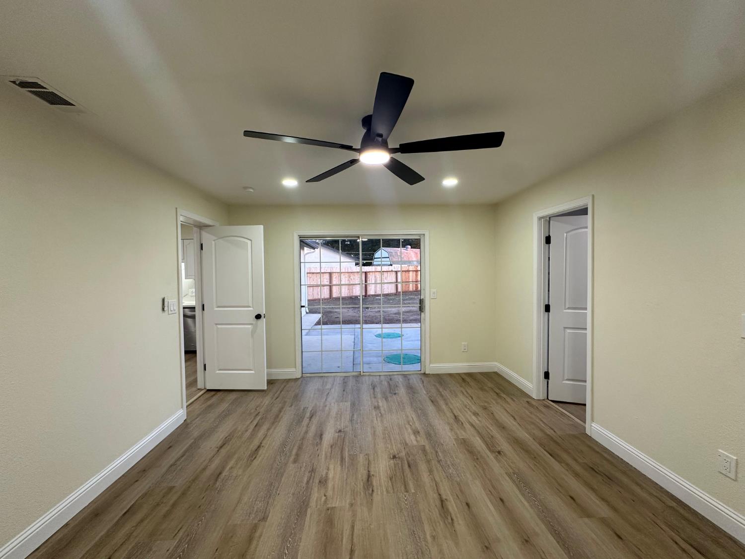 13000 Lorenzo Ct, Hickman, CA 95323