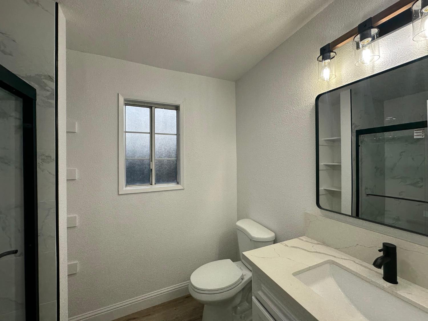 13000 Lorenzo Ct, Hickman, CA 95323