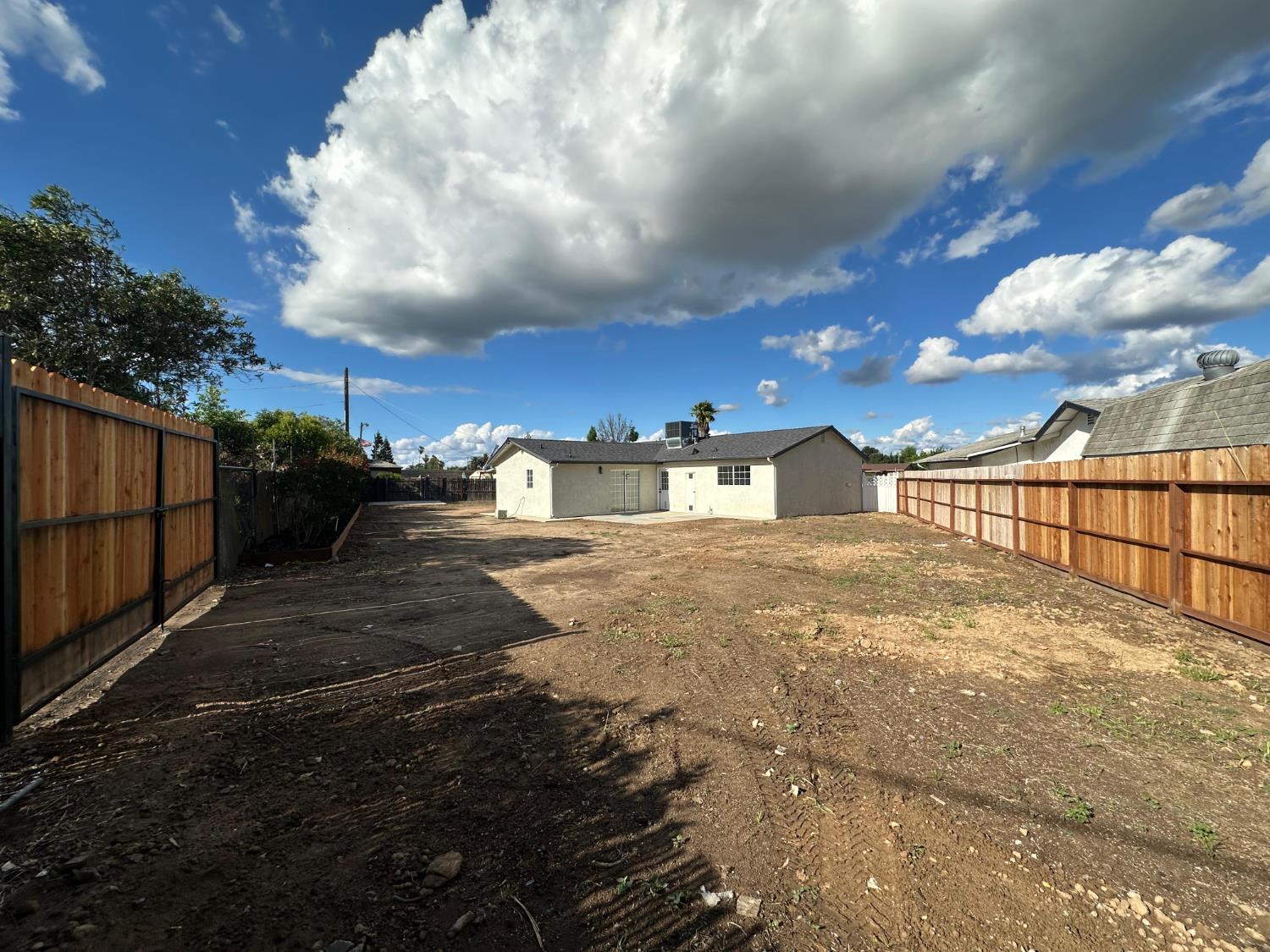 13000 Lorenzo Ct, Hickman, CA 95323