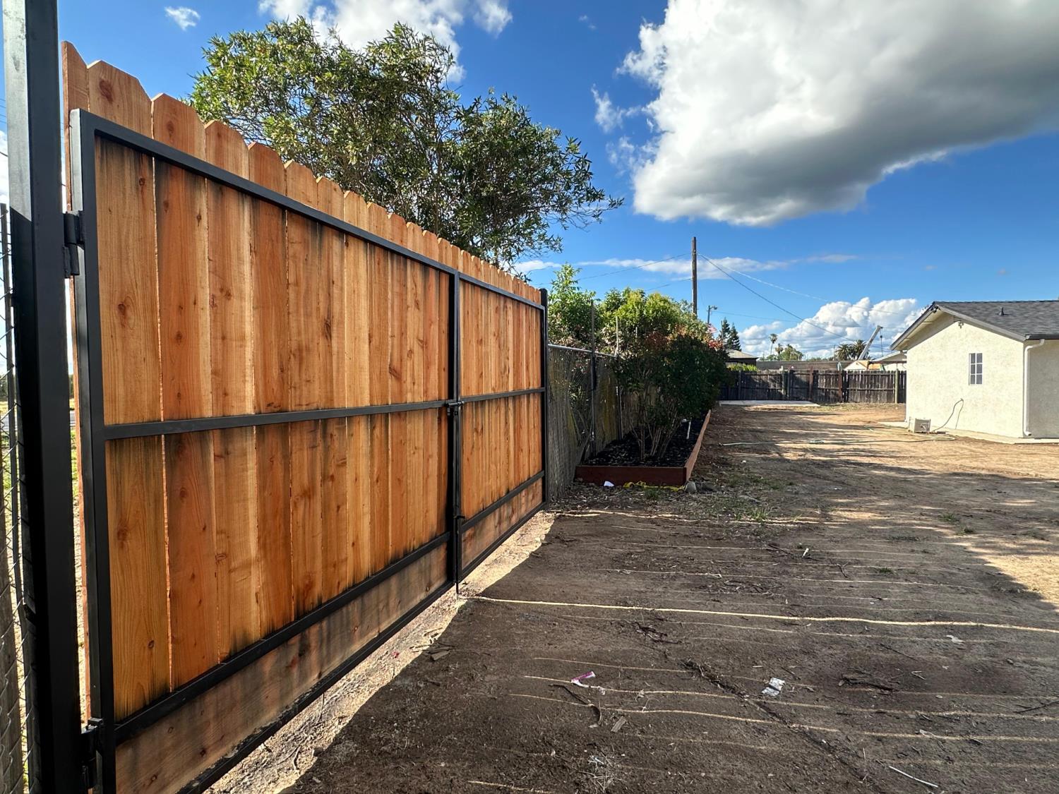 13000 Lorenzo Ct, Hickman, CA 95323