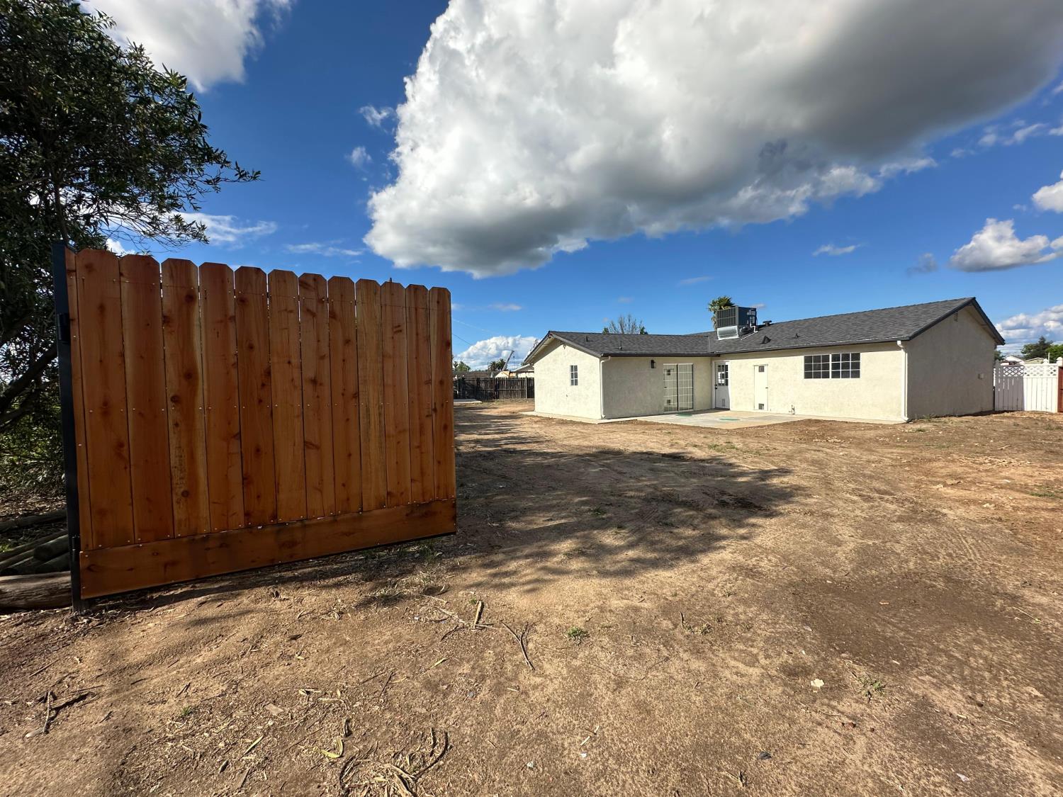 13000 Lorenzo Ct, Hickman, CA 95323