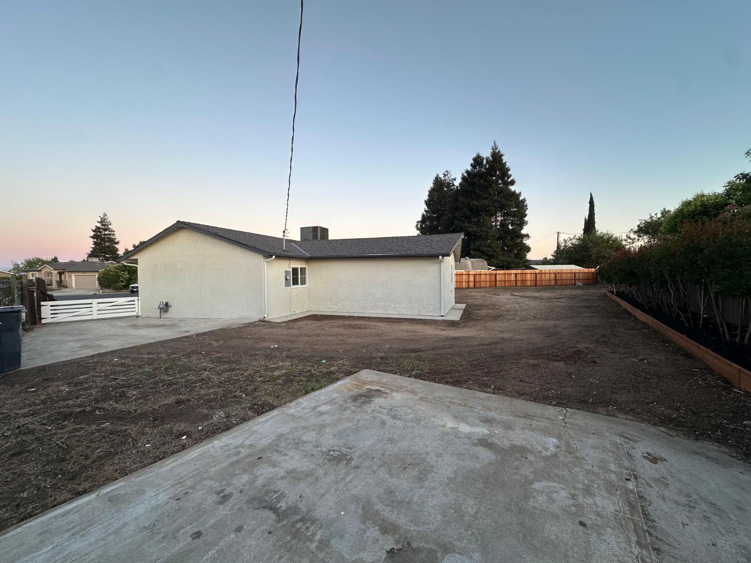 13000 Lorenzo Ct, Hickman, CA 95323