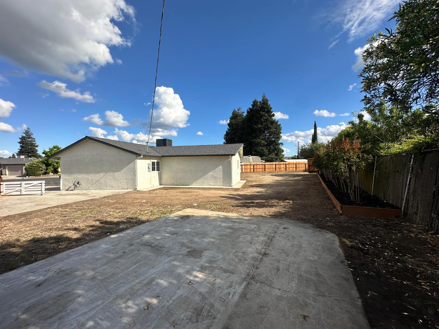 13000 Lorenzo Ct, Hickman, CA 95323